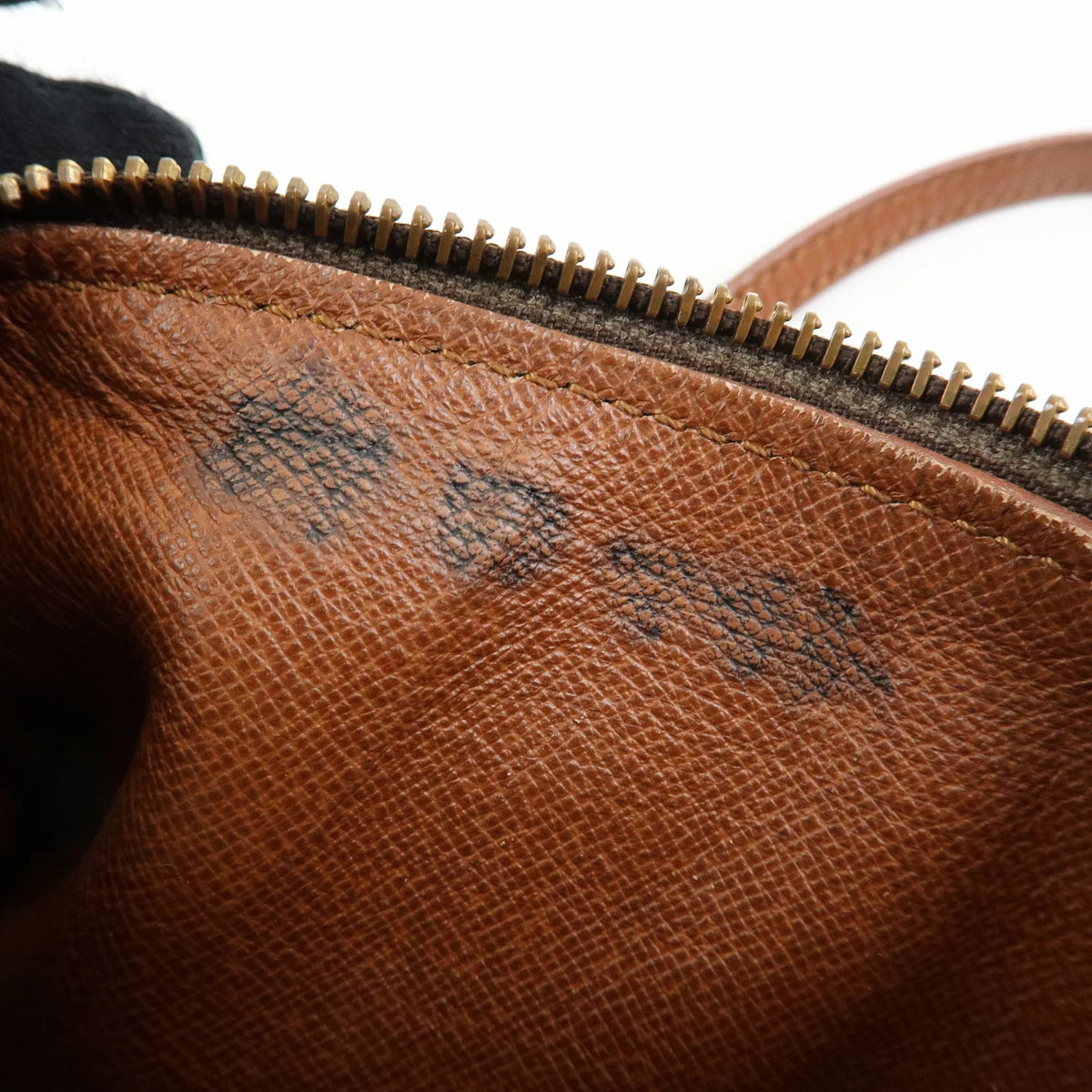 Louis Vuitton - Papillon 26 monogram