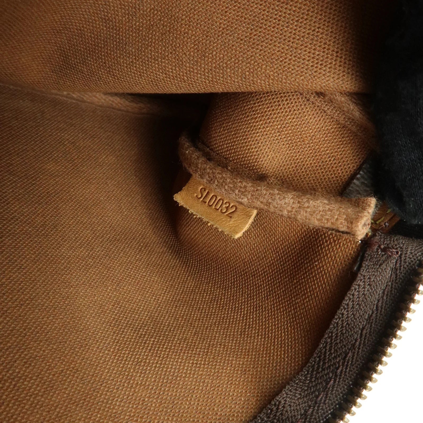 Louis Vuitton - Pochette accessoires Monogram