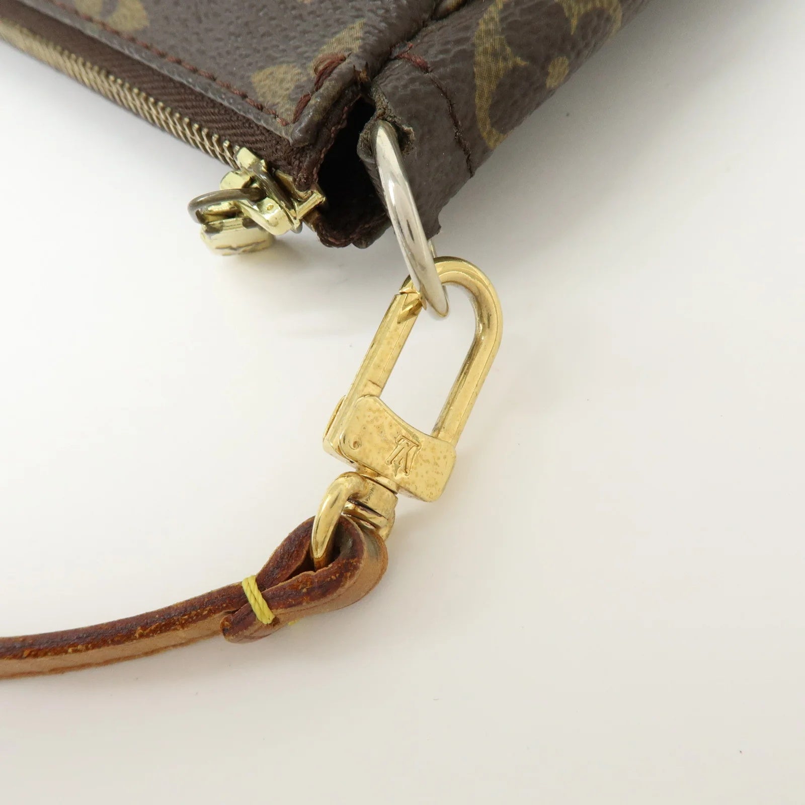 Louis Vuitton - Pochette accessoires Monogram