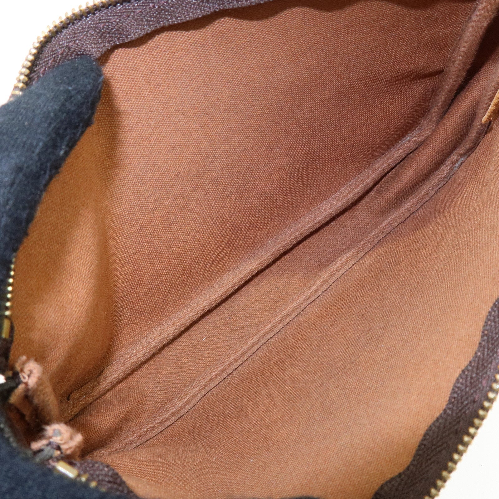 Louis Vuitton - Pochette accessoires Monogram