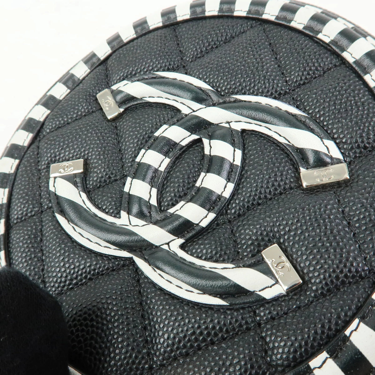 Chanel - Mini sac rond Filigree Cuir Caviar