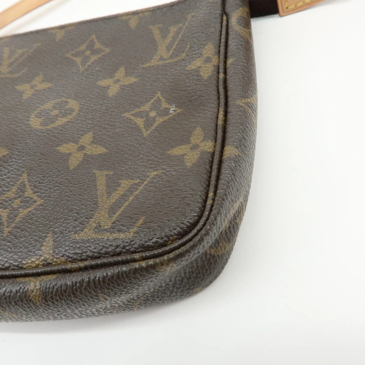 Louis Vuitton - Pochette accessoires monogram