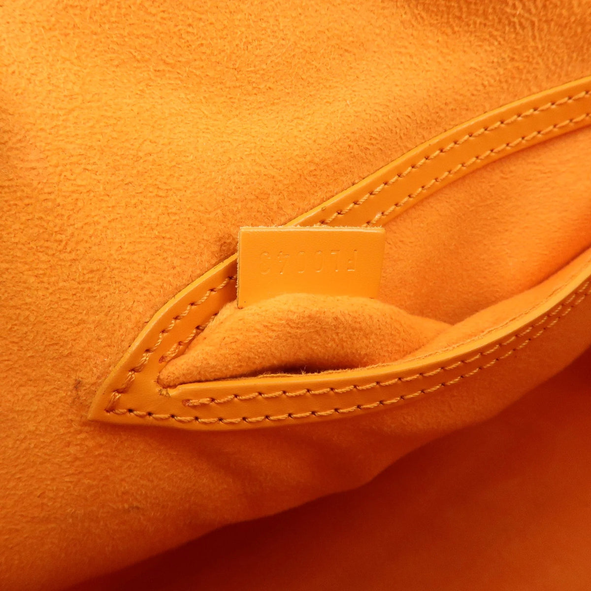 Louis Vuitton - Alma PM épi Mandarine