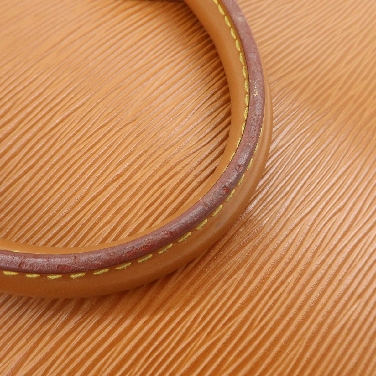Louis Vuitton - Alma PM Cuir épi Gold