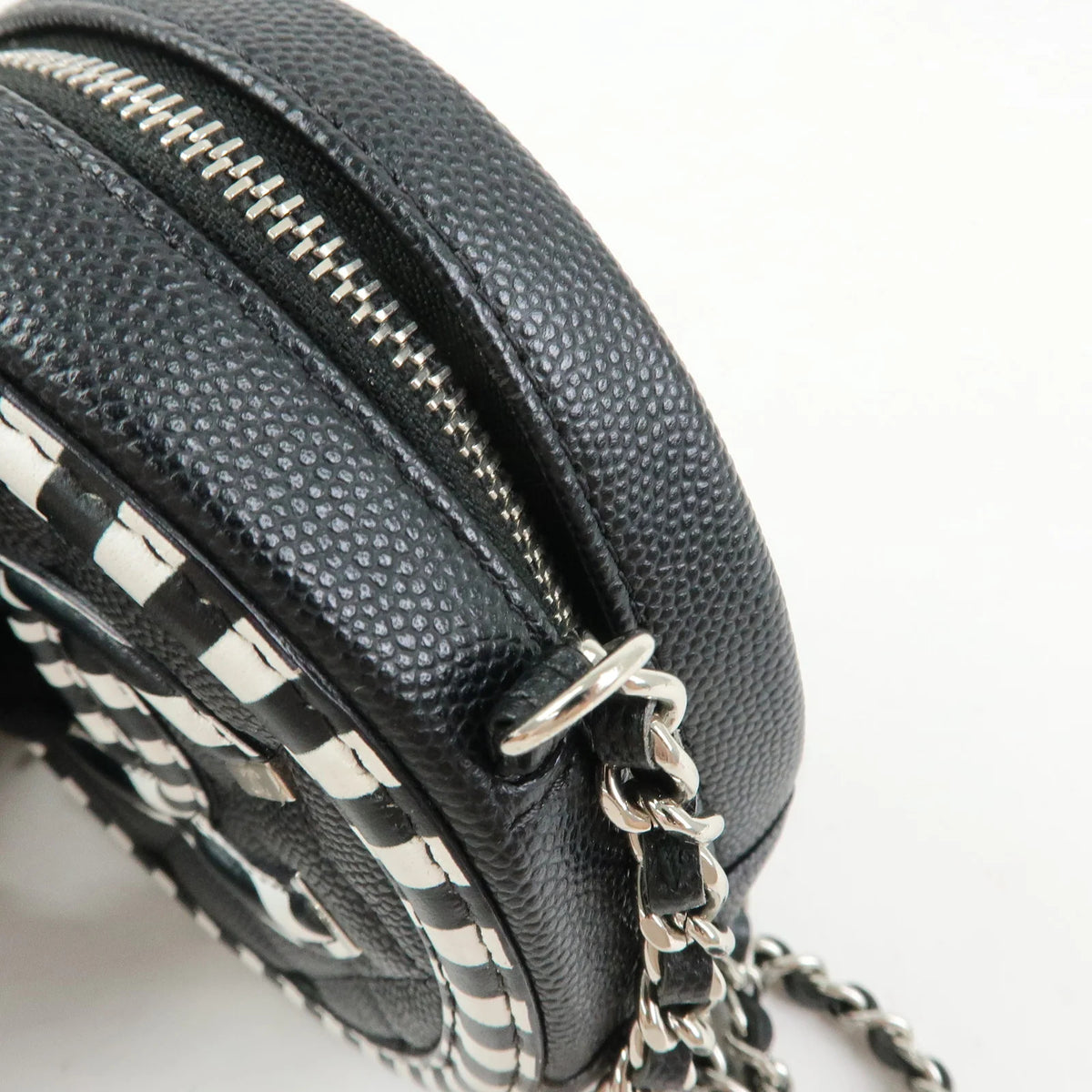 Chanel - Mini sac rond Filigree Cuir Caviar
